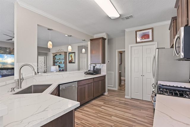 14407 Spyglass Circle, Galveston, TX 77554