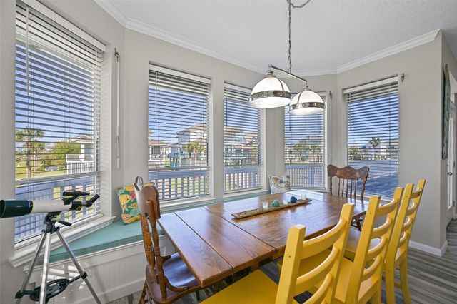 14407 Spyglass Circle, Galveston, TX 77554