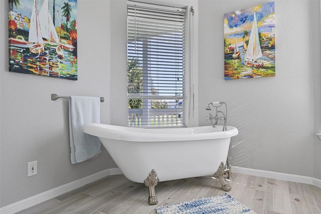 14407 Spyglass Circle, Galveston, TX 77554