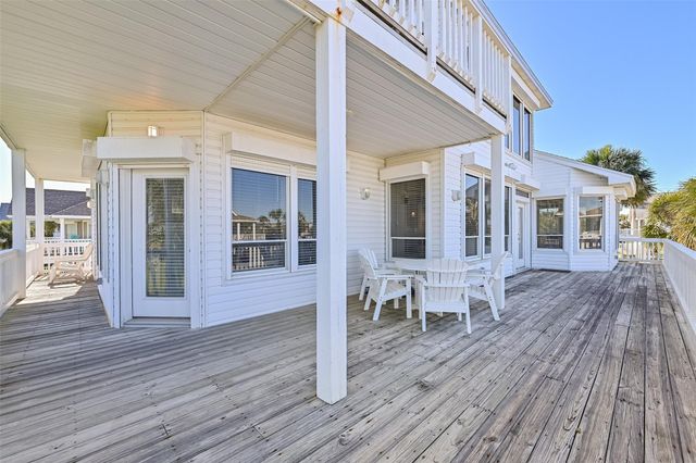 14407 Spyglass Circle, Galveston, TX 77554