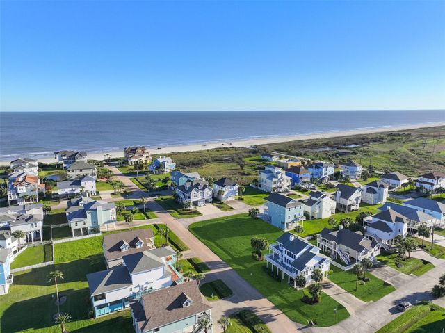 14407 Spyglass Circle, Galveston, TX 77554