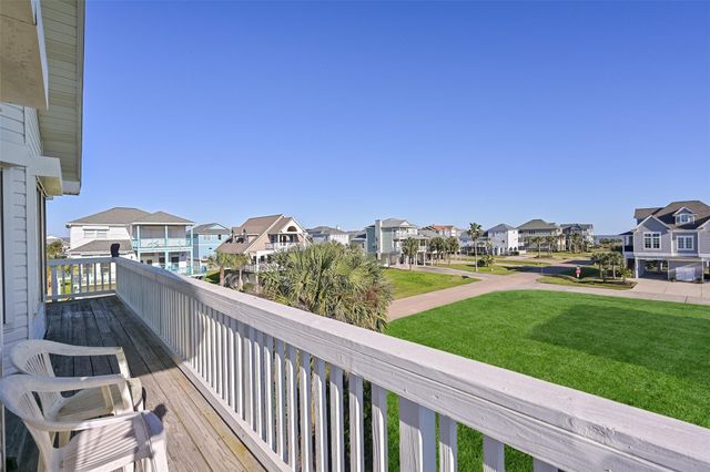 14407 Spyglass Circle, Galveston, TX 77554