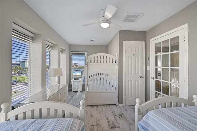 14407 Spyglass Circle, Galveston, TX 77554