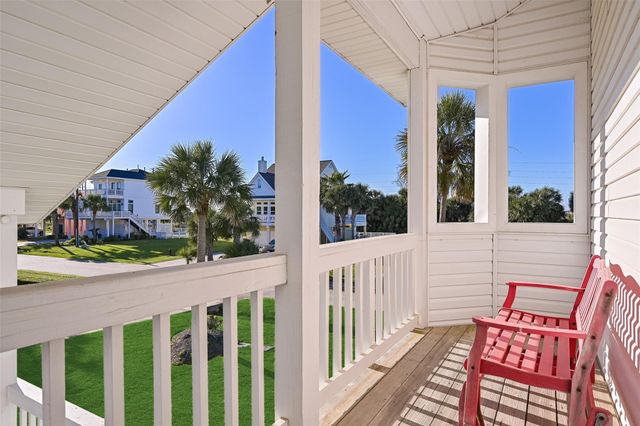 14407 Spyglass Circle, Galveston, TX 77554