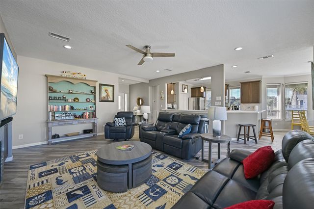 14407 Spyglass Circle, Galveston, TX 77554