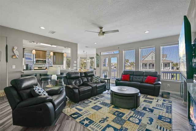 14407 Spyglass Circle, Galveston, TX 77554