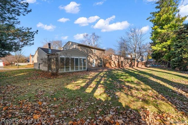 24446 Simmons Drive, Novi, MI 48374