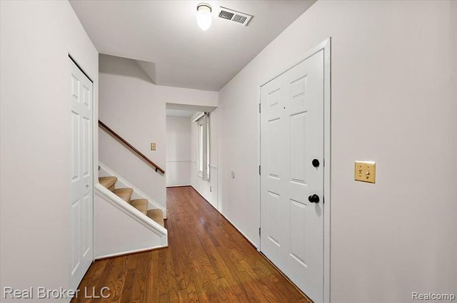 24446 Simmons Drive, Novi, MI 48374