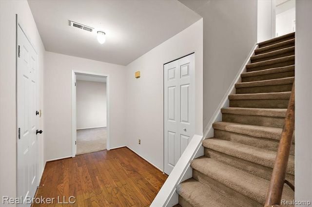 24446 Simmons Drive, Novi, MI 48374