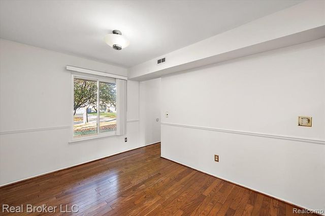 24446 Simmons Drive, Novi, MI 48374