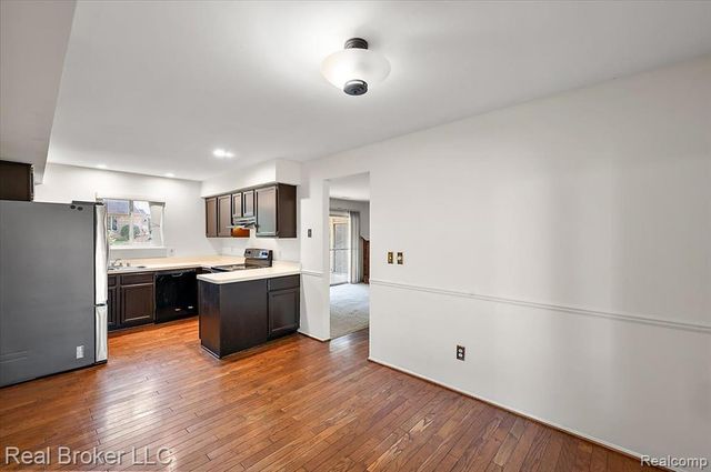 24446 Simmons Drive, Novi, MI 48374