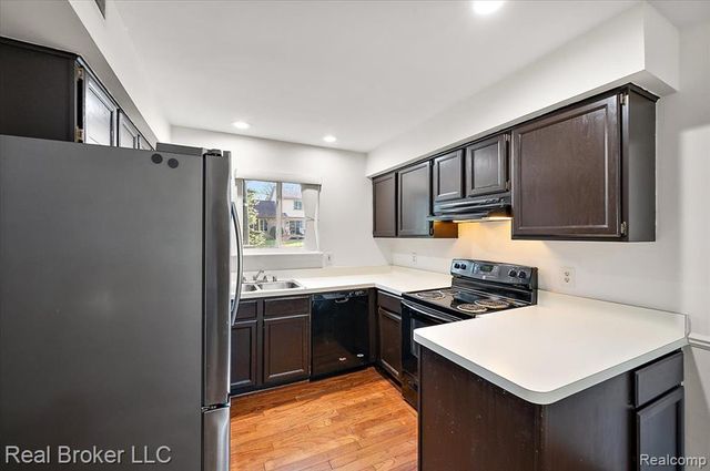 24446 Simmons Drive, Novi, MI 48374