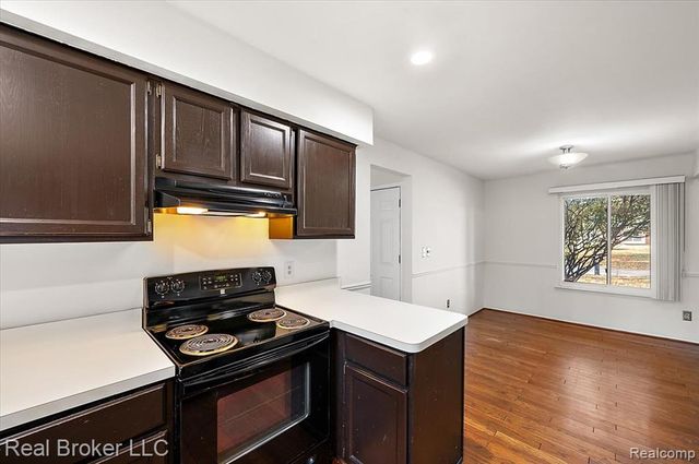 24446 Simmons Drive, Novi, MI 48374