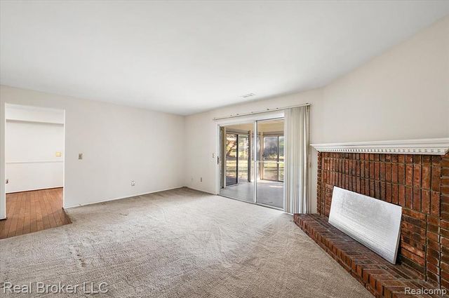 24446 Simmons Drive, Novi, MI 48374