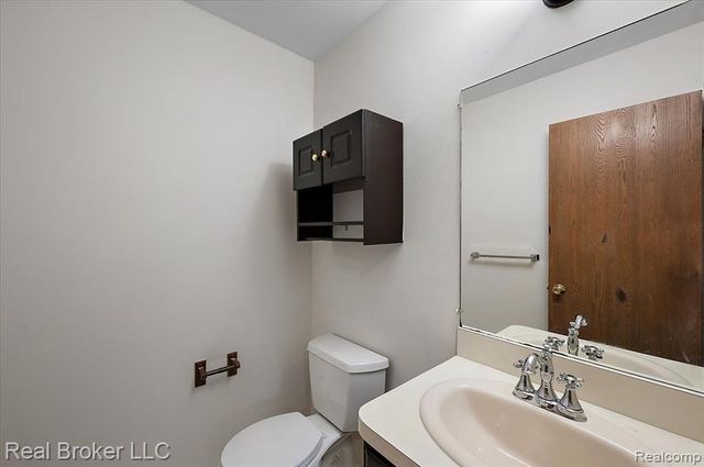 24446 Simmons Drive, Novi, MI 48374