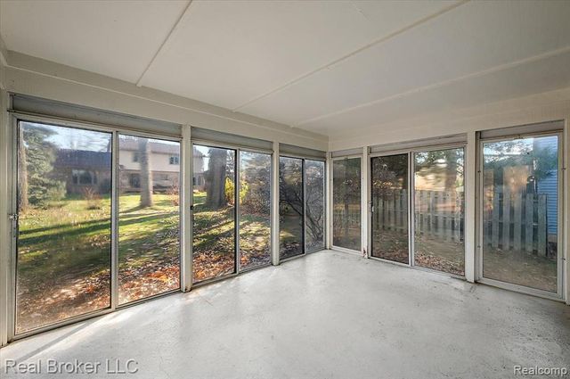 24446 Simmons Drive, Novi, MI 48374