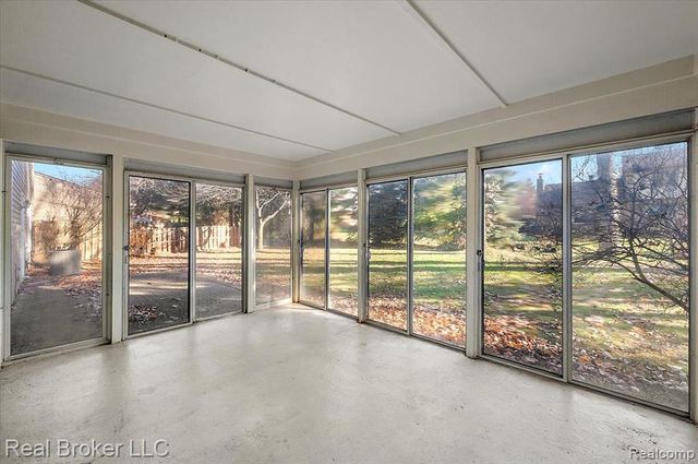 24446 Simmons Drive, Novi, MI 48374