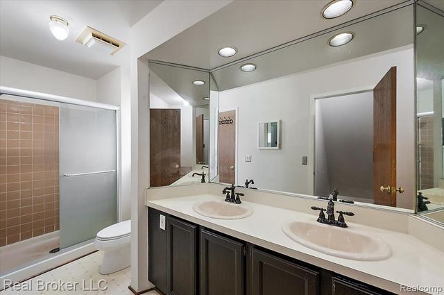 24446 Simmons Drive, Novi, MI 48374