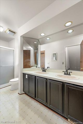 24446 Simmons Drive, Novi, MI 48374