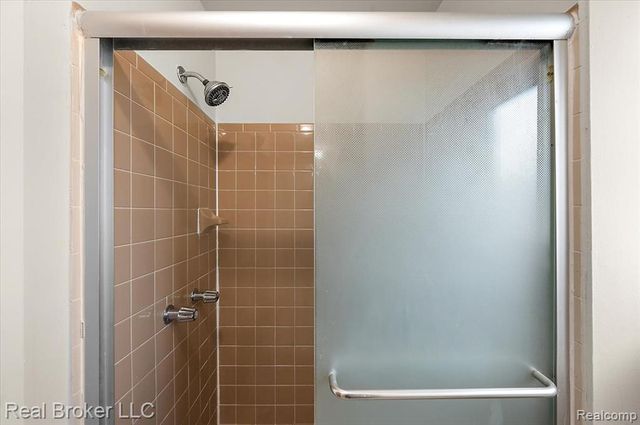 24446 Simmons Drive, Novi, MI 48374