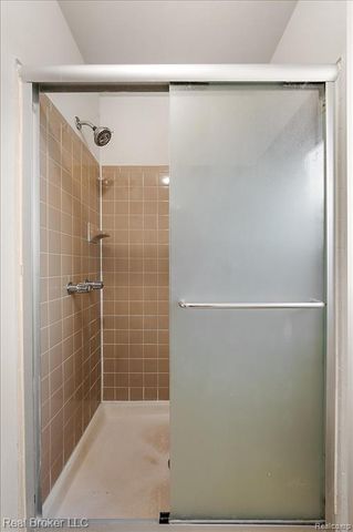 24446 Simmons Drive, Novi, MI 48374