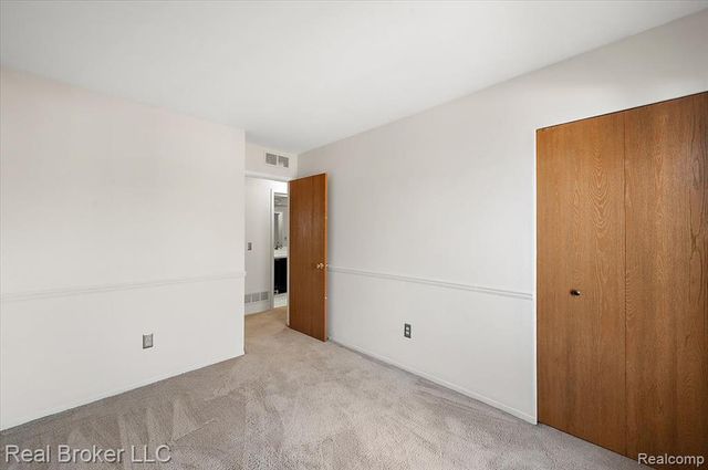 24446 Simmons Drive, Novi, MI 48374