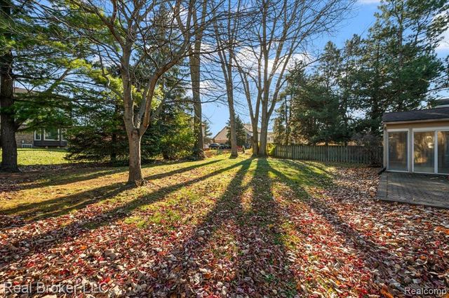 24446 Simmons Drive, Novi, MI 48374