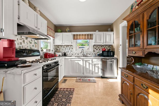 209 W Fairmount Ave, Cedartown, GA 30125