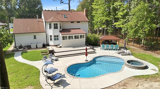 656 Parker RD, Chesapeake, VA 23322