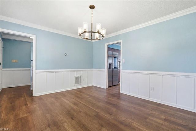 656 Parker RD, Chesapeake, VA 23322