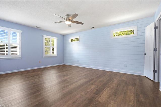 656 Parker RD, Chesapeake, VA 23322
