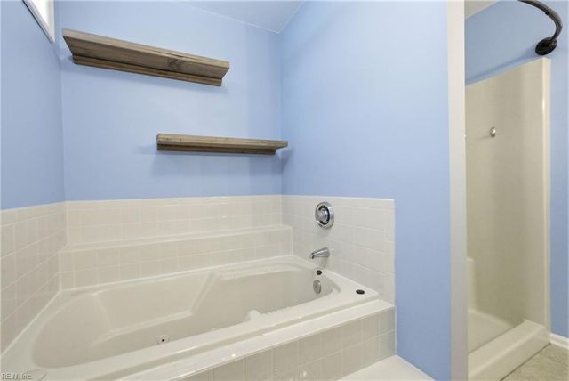 656 Parker RD, Chesapeake, VA 23322