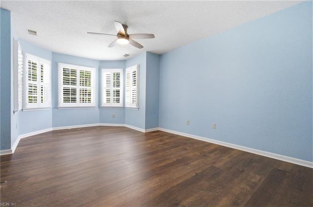 656 Parker RD, Chesapeake, VA 23322
