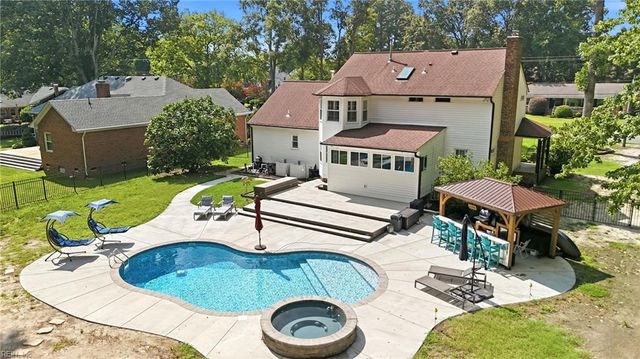 656 Parker RD, Chesapeake, VA 23322