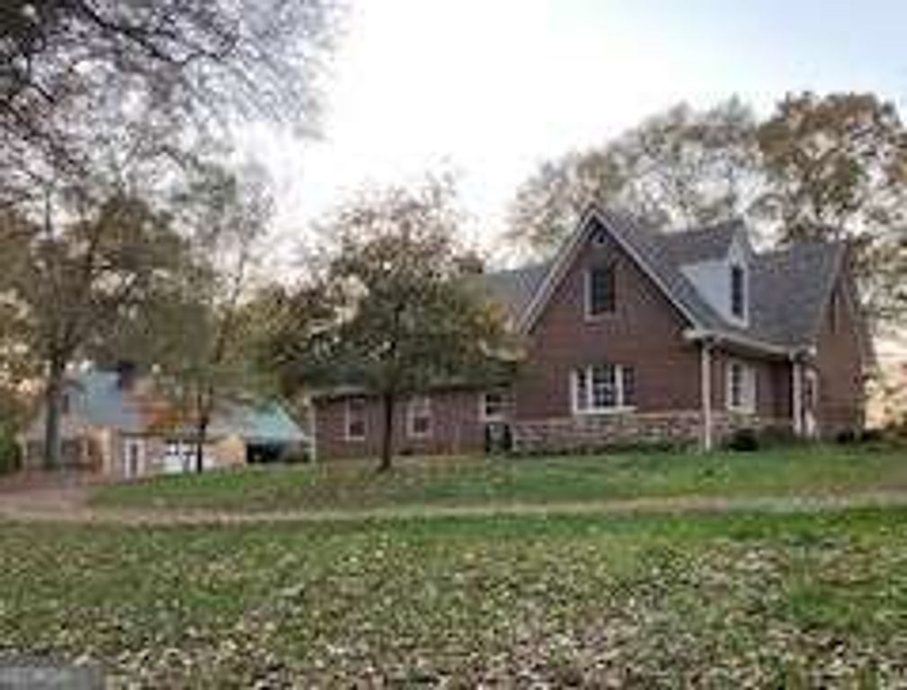 919 Arnold Bottoms Road, Comer, GA 30629