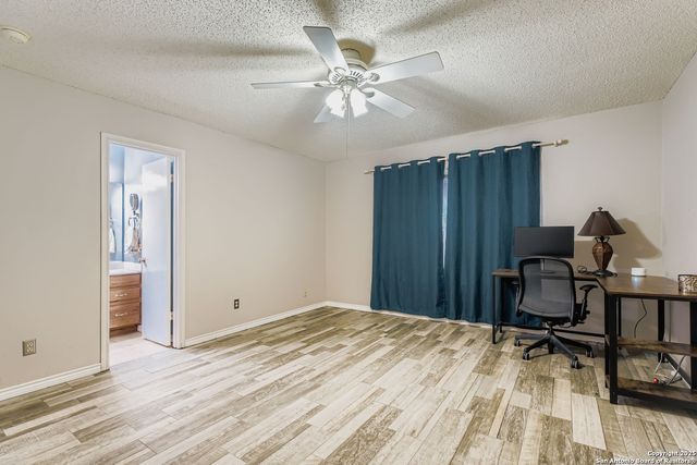 8614 Cross Spring, San Antonio, TX 78251