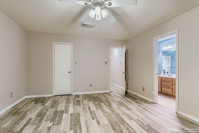 8614 Cross Spring, San Antonio, TX 78251