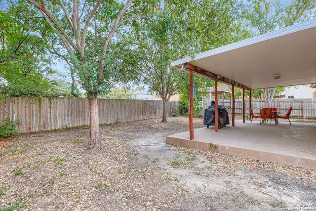 8614 Cross Spring, San Antonio, TX 78251