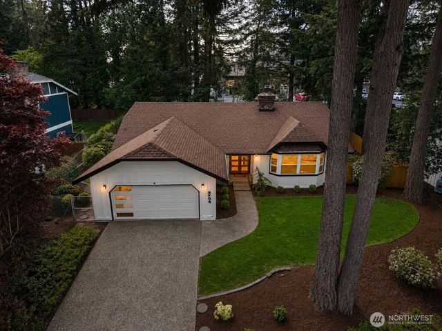 3704 72nd Avenue Ct W, University Place, WA 98466
