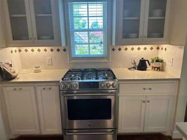 821 Newell Avenue, Dallas, TX 75223