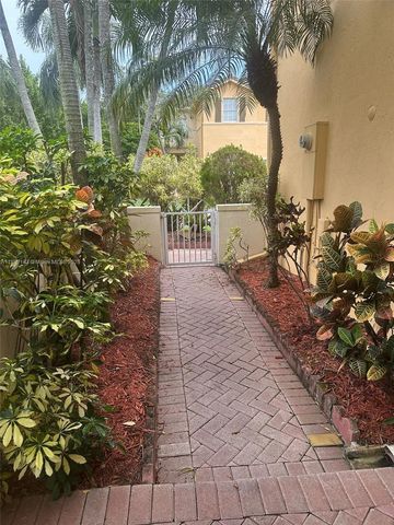 5486 NW 112th Path, Doral, FL 33178