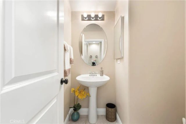 19527 Opal lane, Saugus, CA 91350