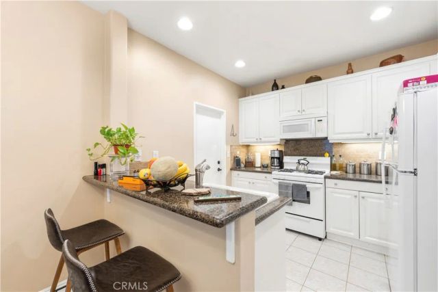 19527 Opal lane, Saugus, CA 91350