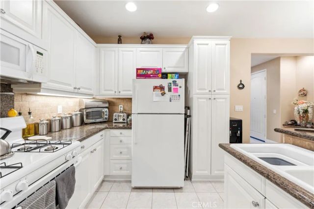19527 Opal lane, Saugus, CA 91350