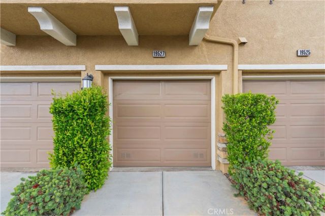 19527 Opal lane, Saugus, CA 91350