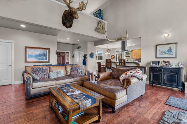 9001 SW Desert Sage Lane, Powell Butte, OR 97753