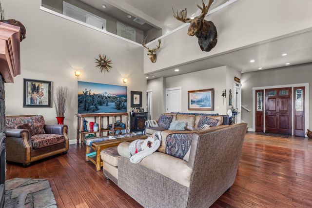 9001 SW Desert Sage Lane, Powell Butte, OR 97753