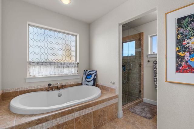 9001 SW Desert Sage Lane, Powell Butte, OR 97753