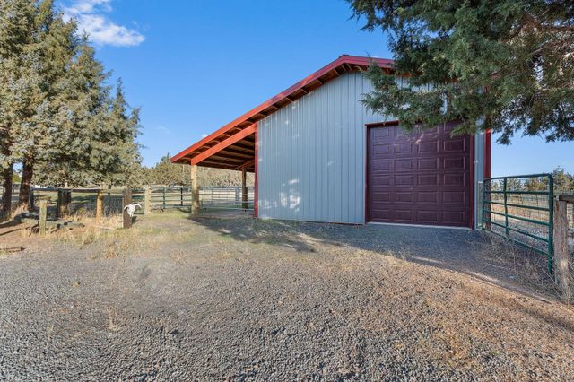 9001 SW Desert Sage Lane, Powell Butte, OR 97753