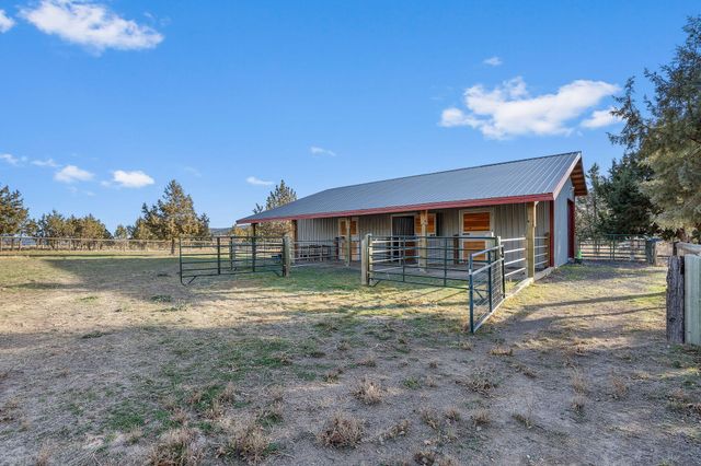 9001 SW Desert Sage Lane, Powell Butte, OR 97753